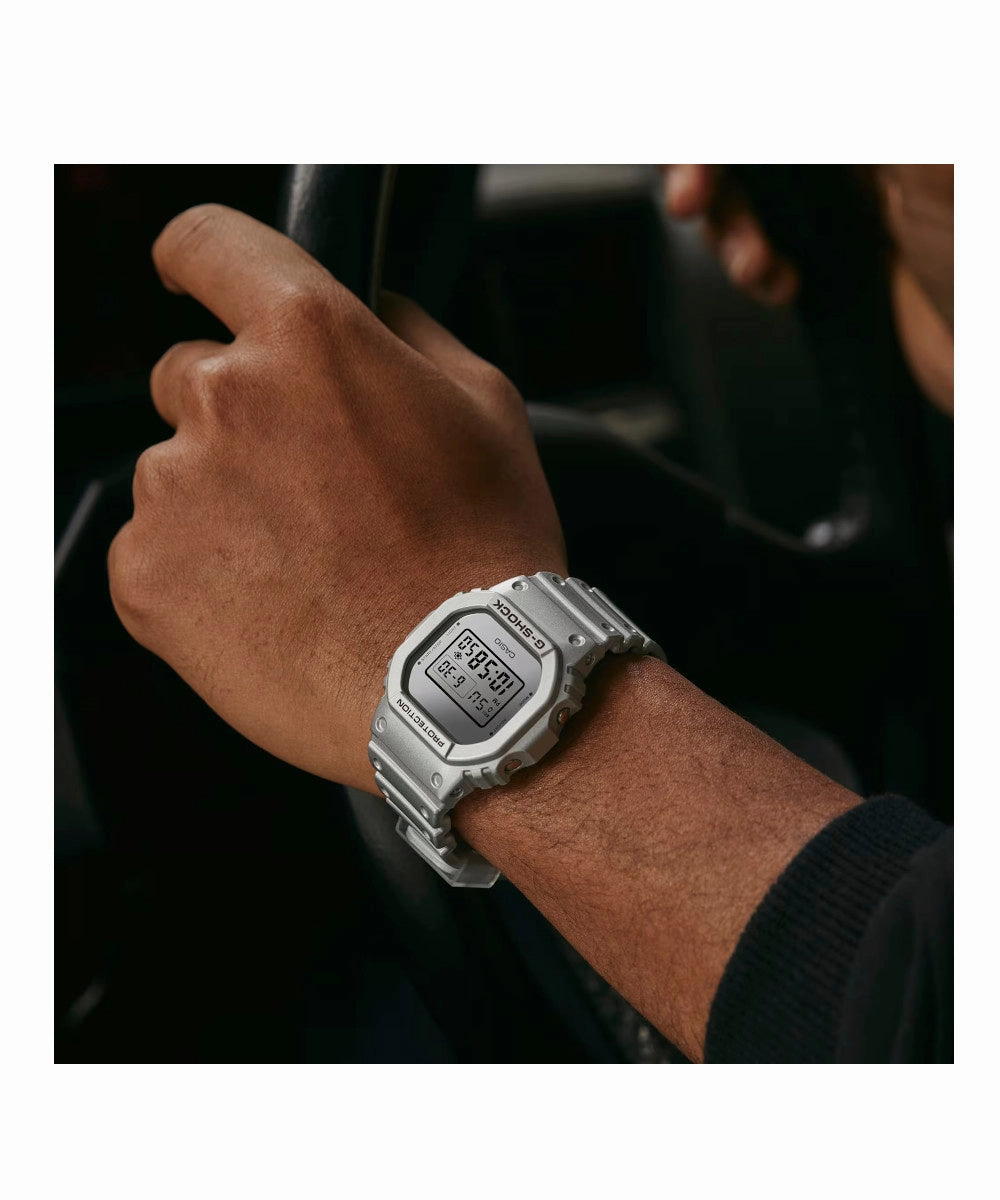 CASIO DW-5600FF-8DR