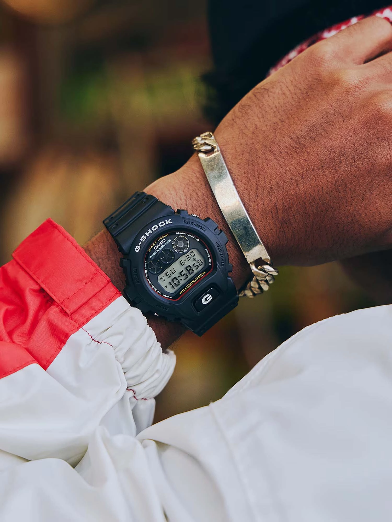 Casio G-Shock ICONIC STYLES Digital Mens Black Watch DW6900RL-1