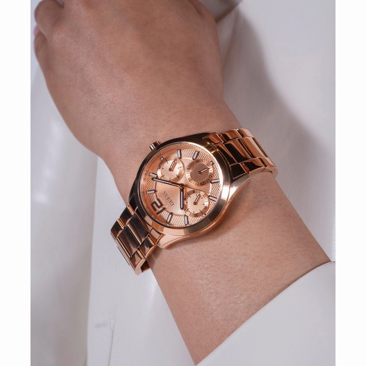 Dress Women Quartz Rose Gold Dial Multi-Function Stainless Steel Watch GW0760L3