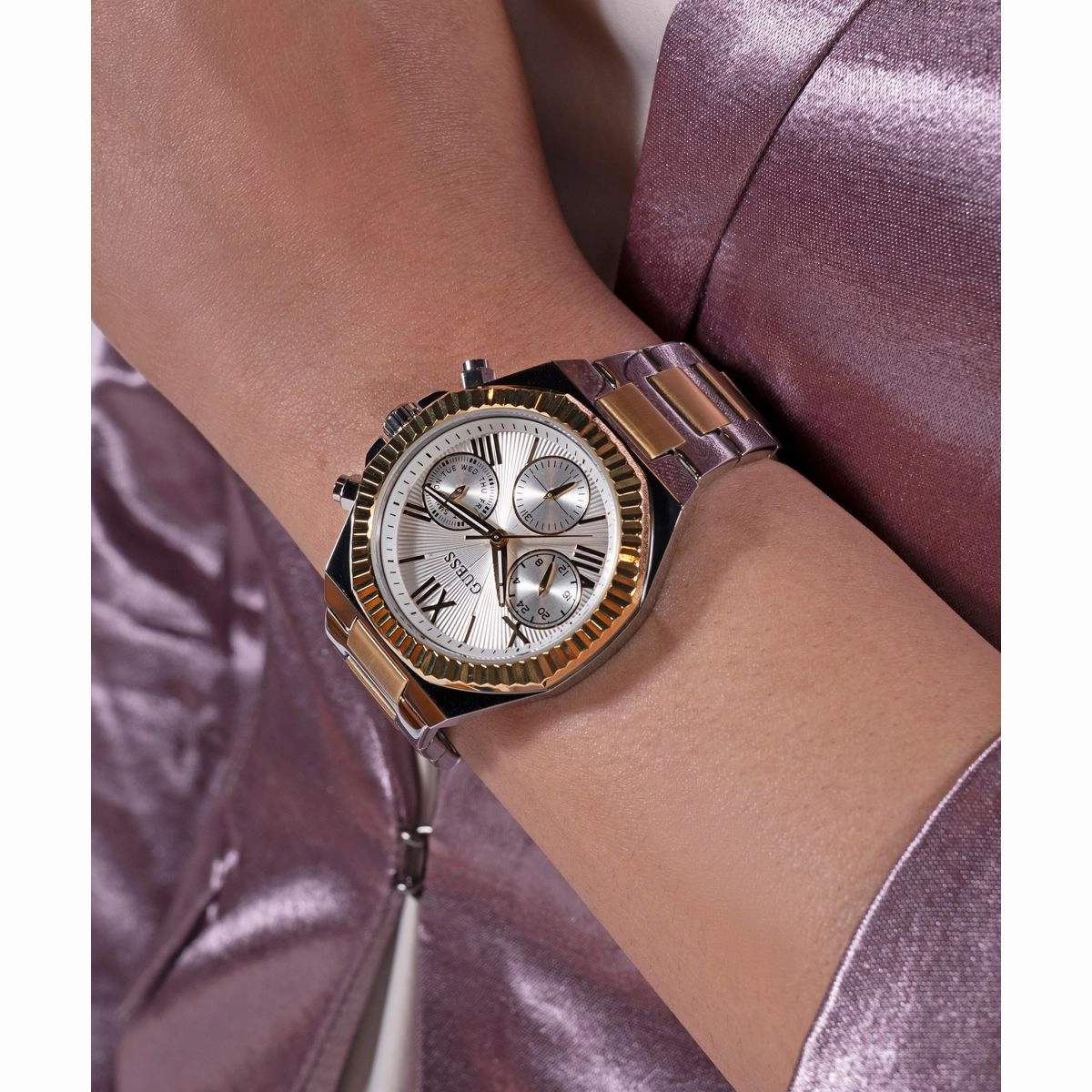 Dress Women Quartz Silver Dial Chronograph Stainless Steel Watch GW0769L3
