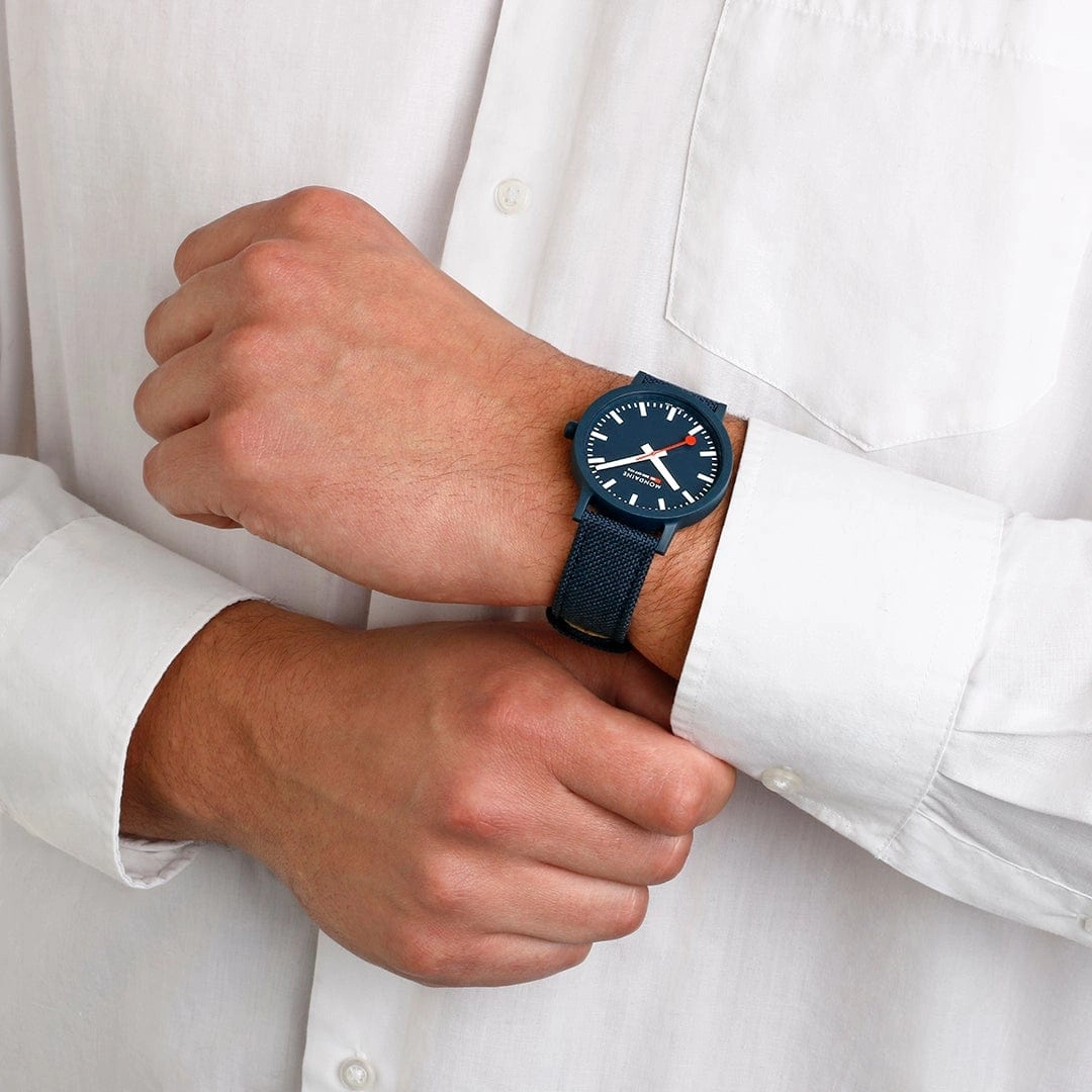 essence, 41 mm, Deep Blue watch