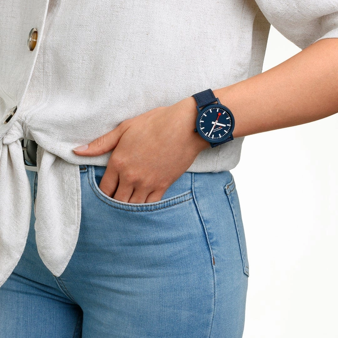 essence, 41 mm, Deep Blue watch