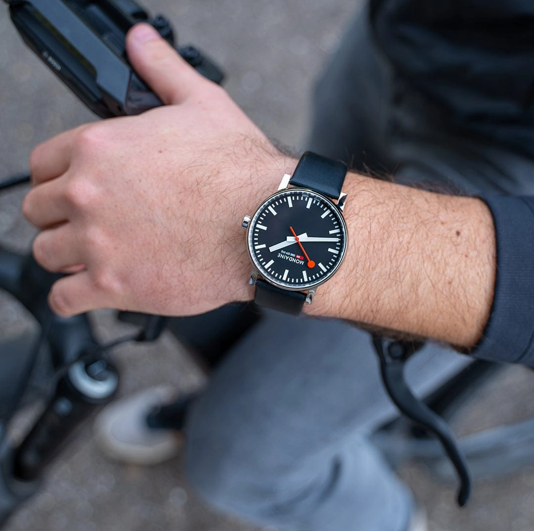 Evo2, Polished Steel, 43 mm, Black Vegan Leather
