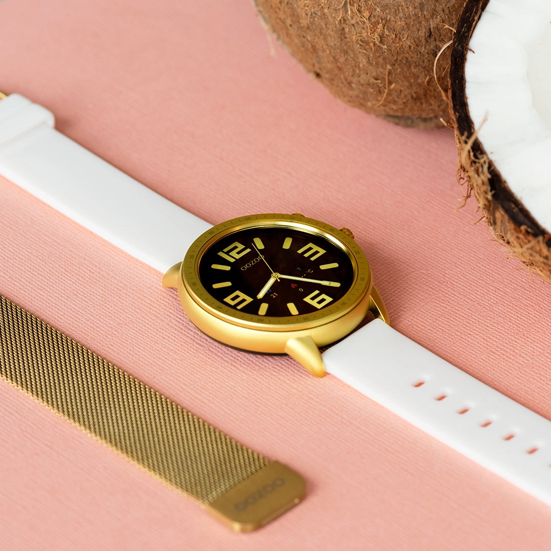 Gold coloured OOZOO smartwatch with white rubber strap - Q00316
