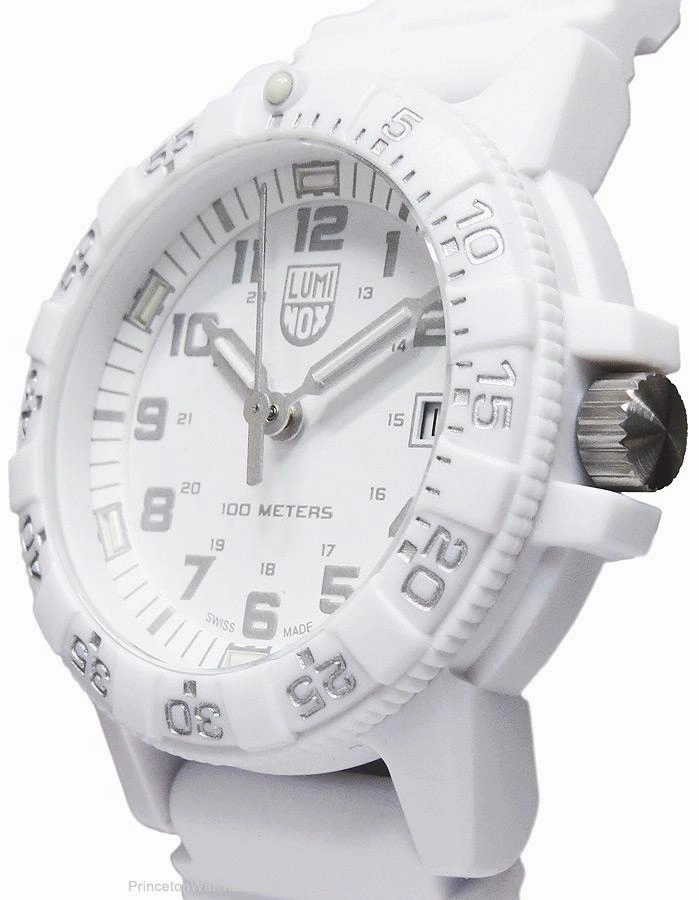 Luminox Midsize Leatherback Sea Turtle - White Out Case - Rubber Strap - 100m