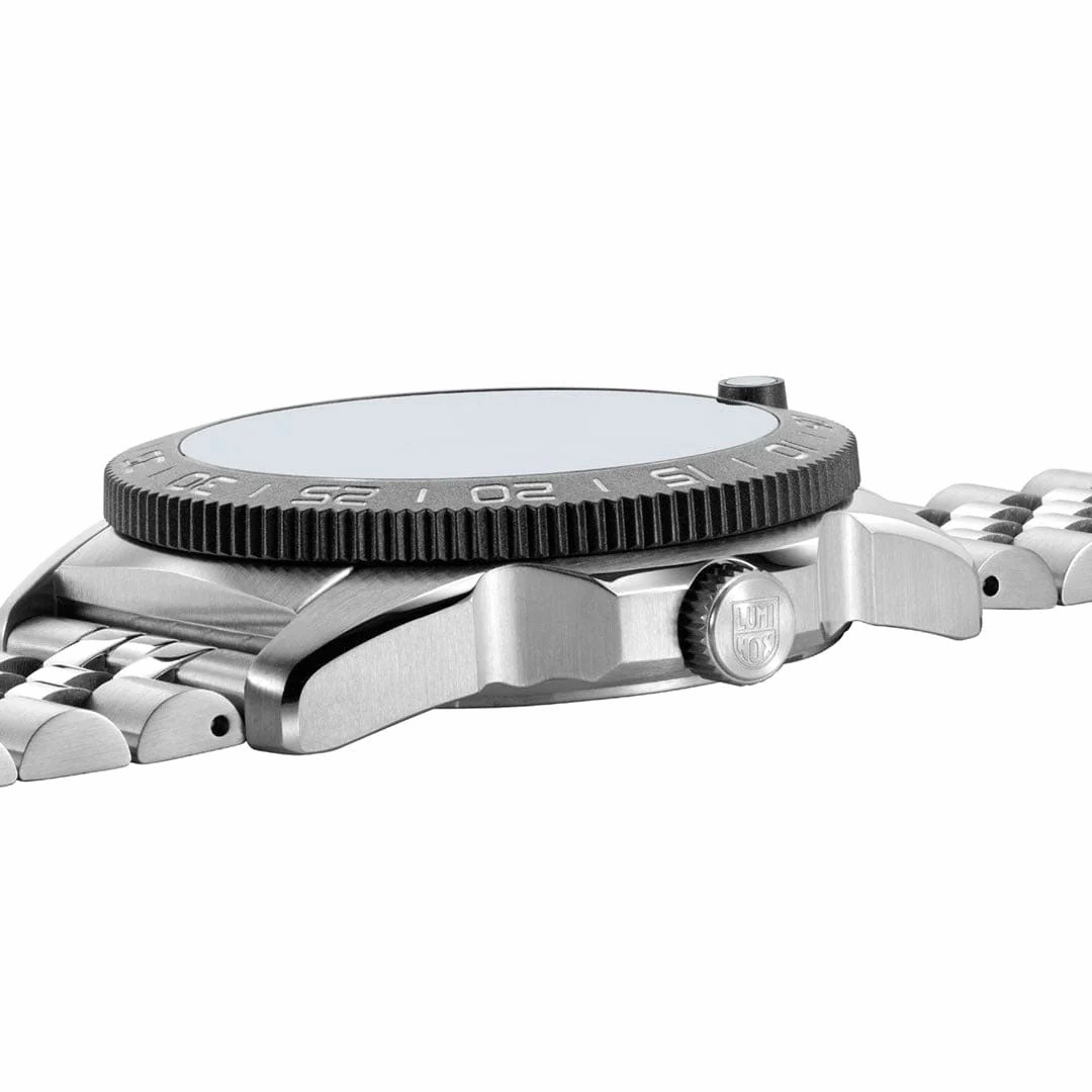 Luminox Pacific Diver Ripple Collection 3120M Series Watch