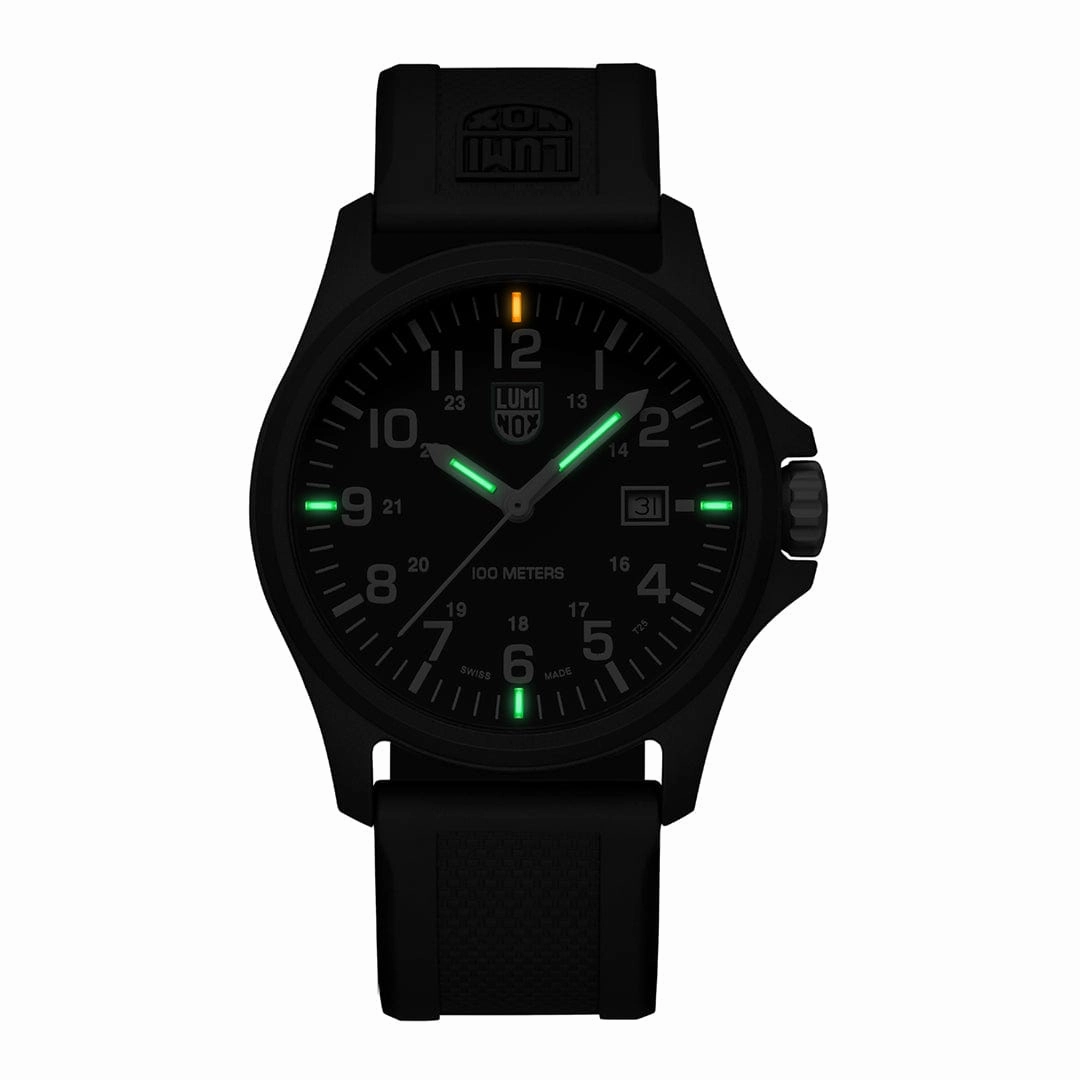 Luminox Patagonia Carbonox Black Dial Black Rubber Strap Watch X2.2401