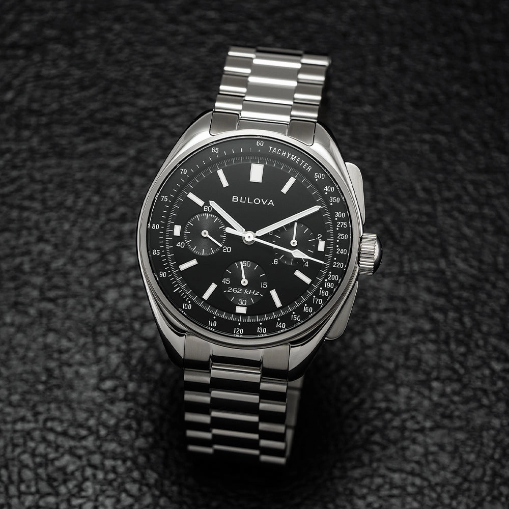Lunar Pilot 43mm - Black on Bracelet
