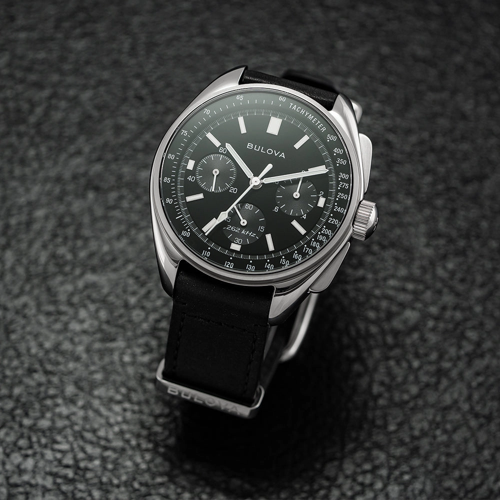 Lunar Pilot 43mm - Black on Bracelet