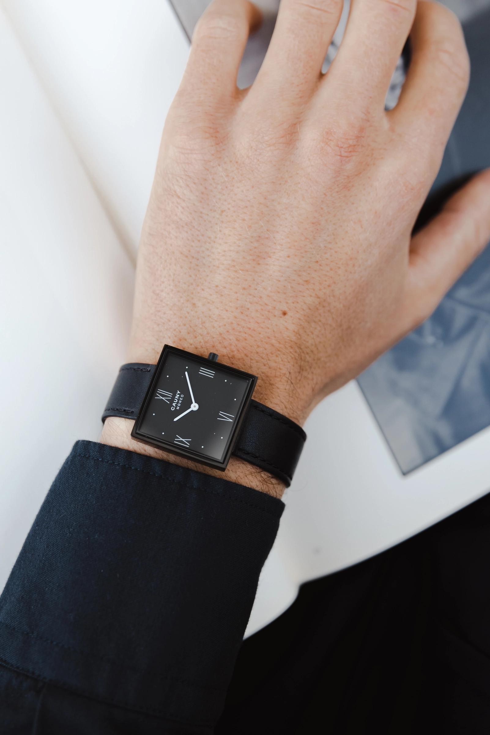 Moneo Black