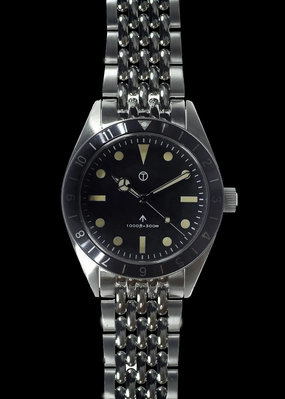MWC Classic 1960s Pattern Divers Watch with Retro Luminova Luminous Paint and a Hybrid Mechanical/Quartz Movement on a Matching Steel Bracelet