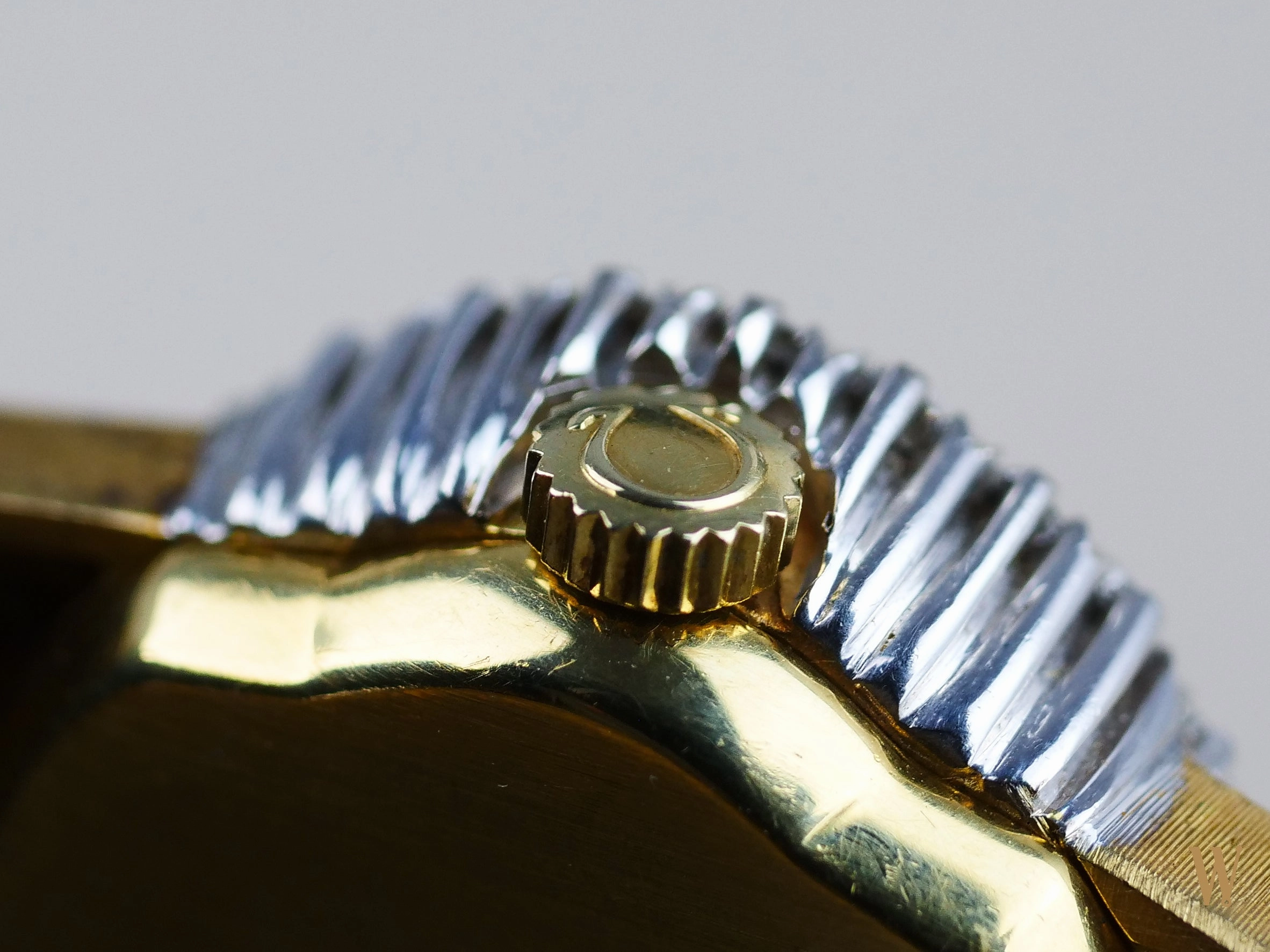 Omega 18ct Gold and Diamond Ladies Dress Watch NOS
