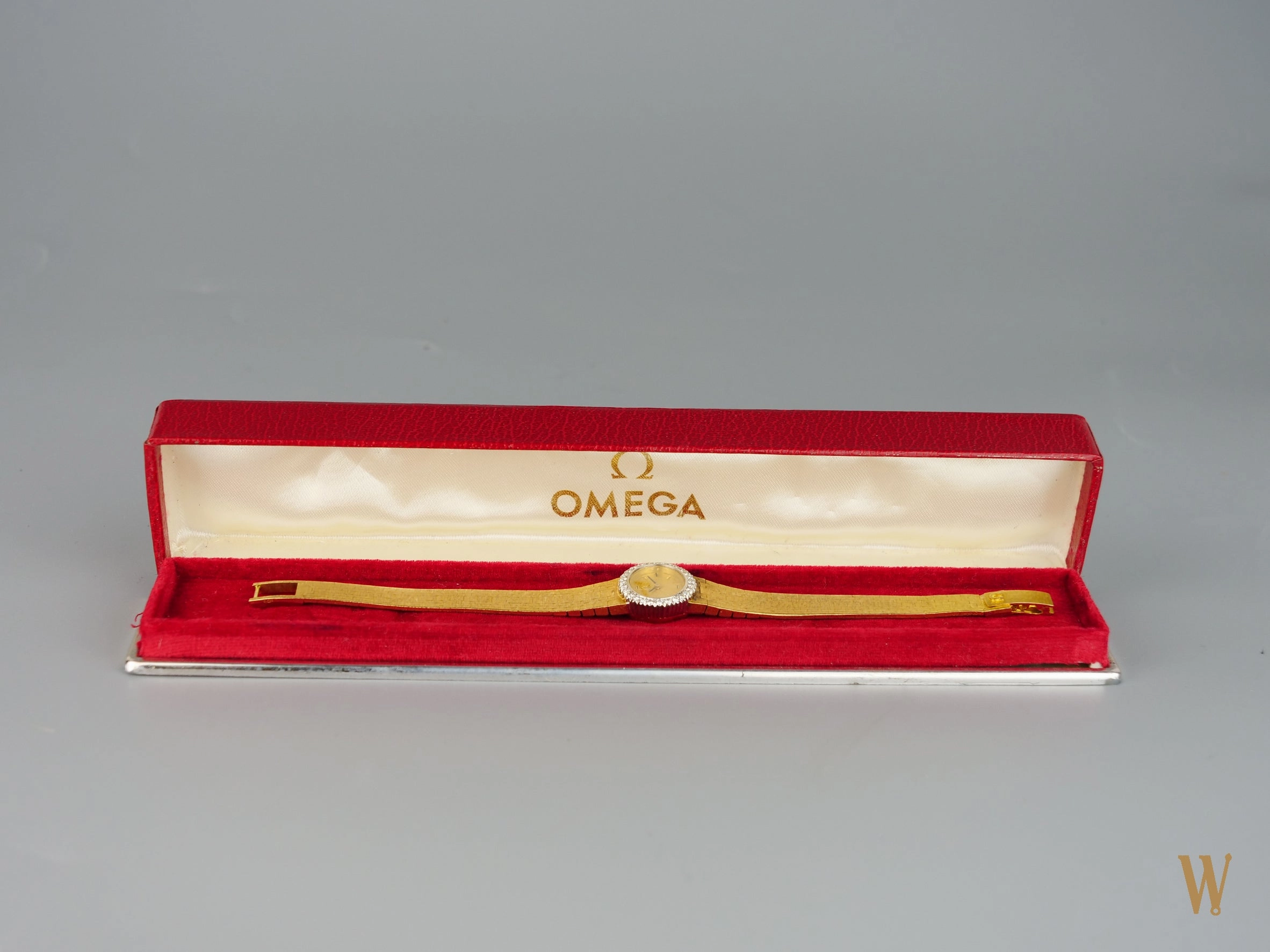 Omega 18ct Gold and Diamond Ladies Dress Watch NOS