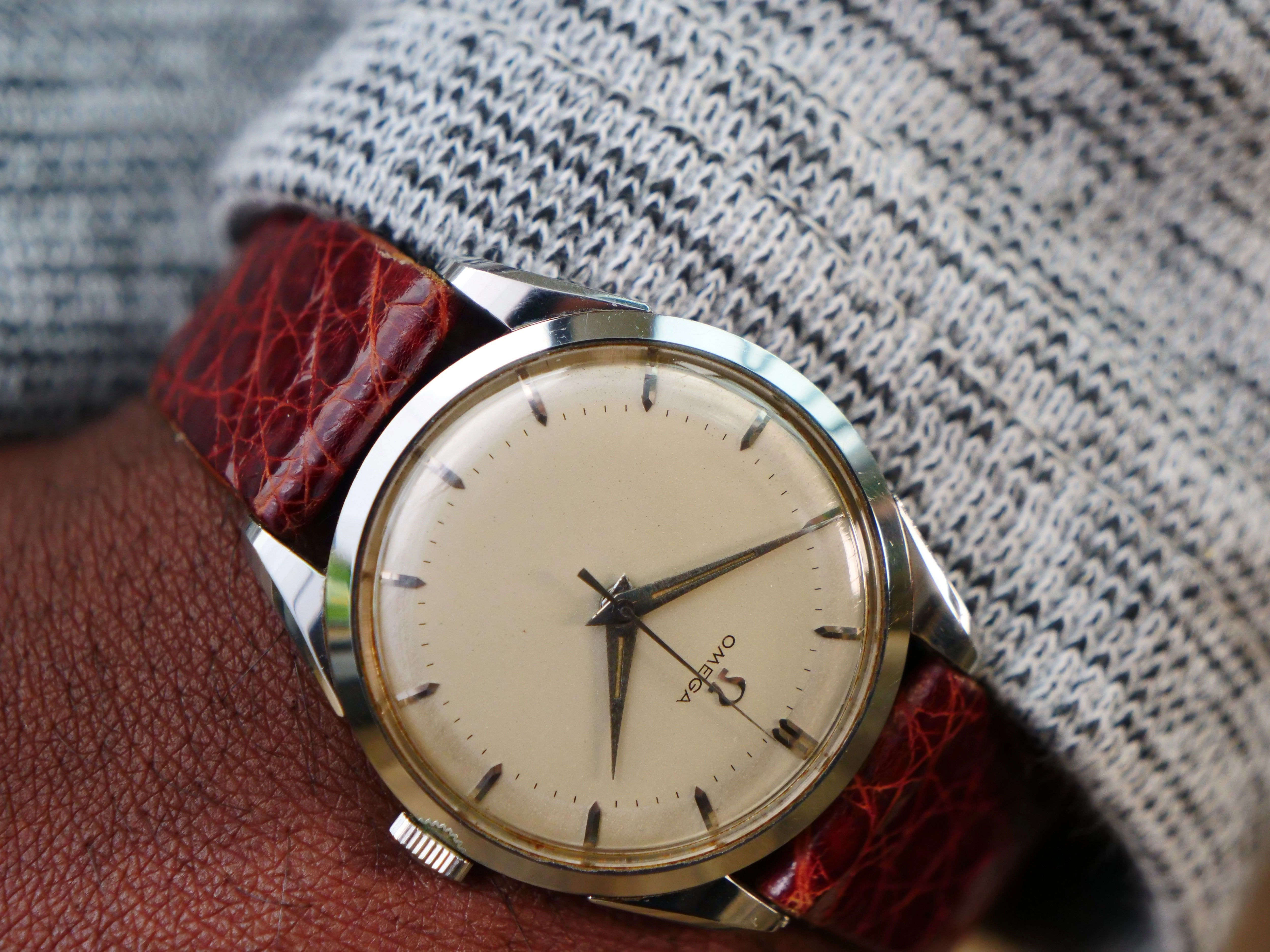 Omega  2910