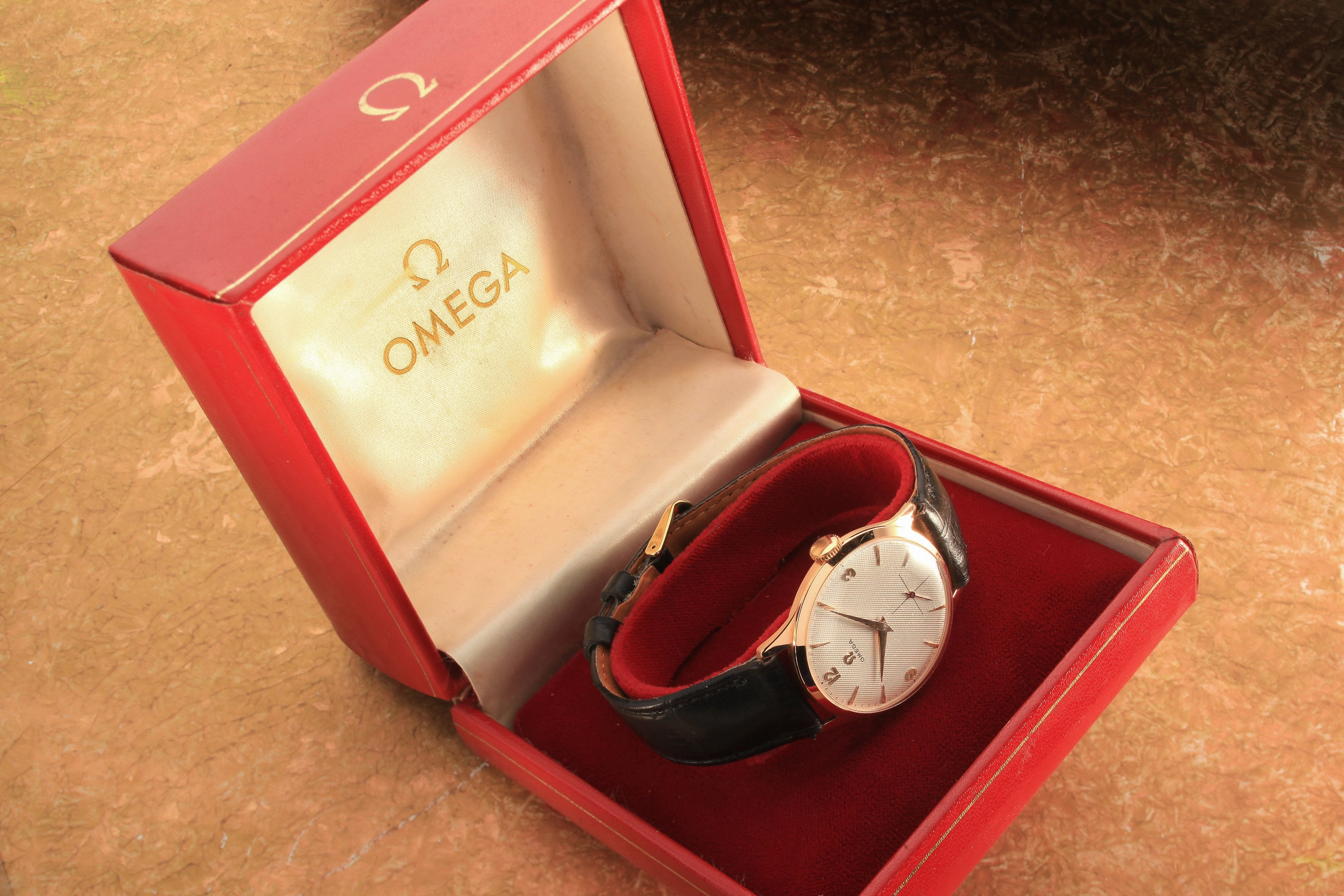 Omega 30-T2 18ct Rose gold SOLD