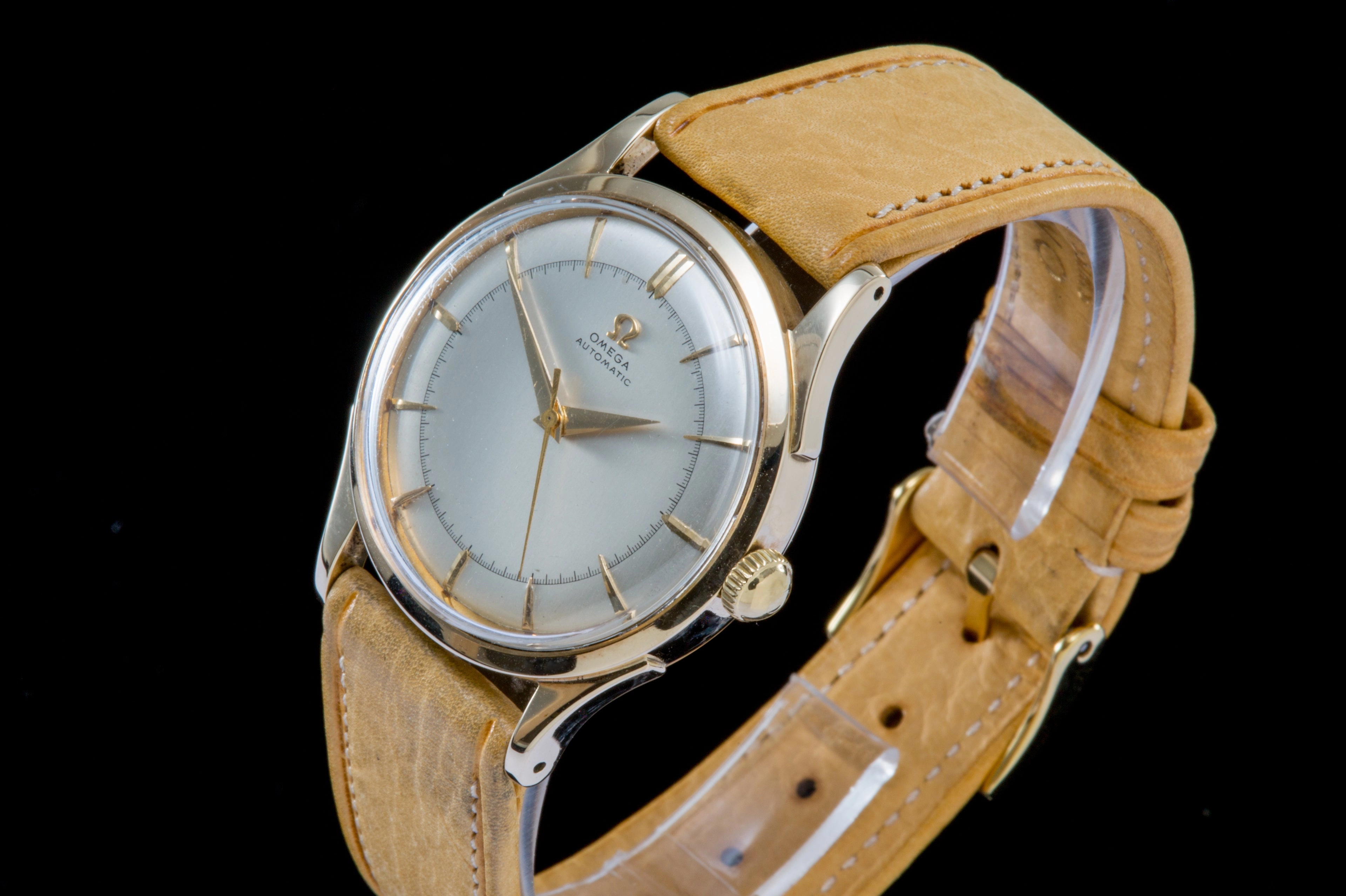Omega  cal 351 bumper 14 ct solid gold