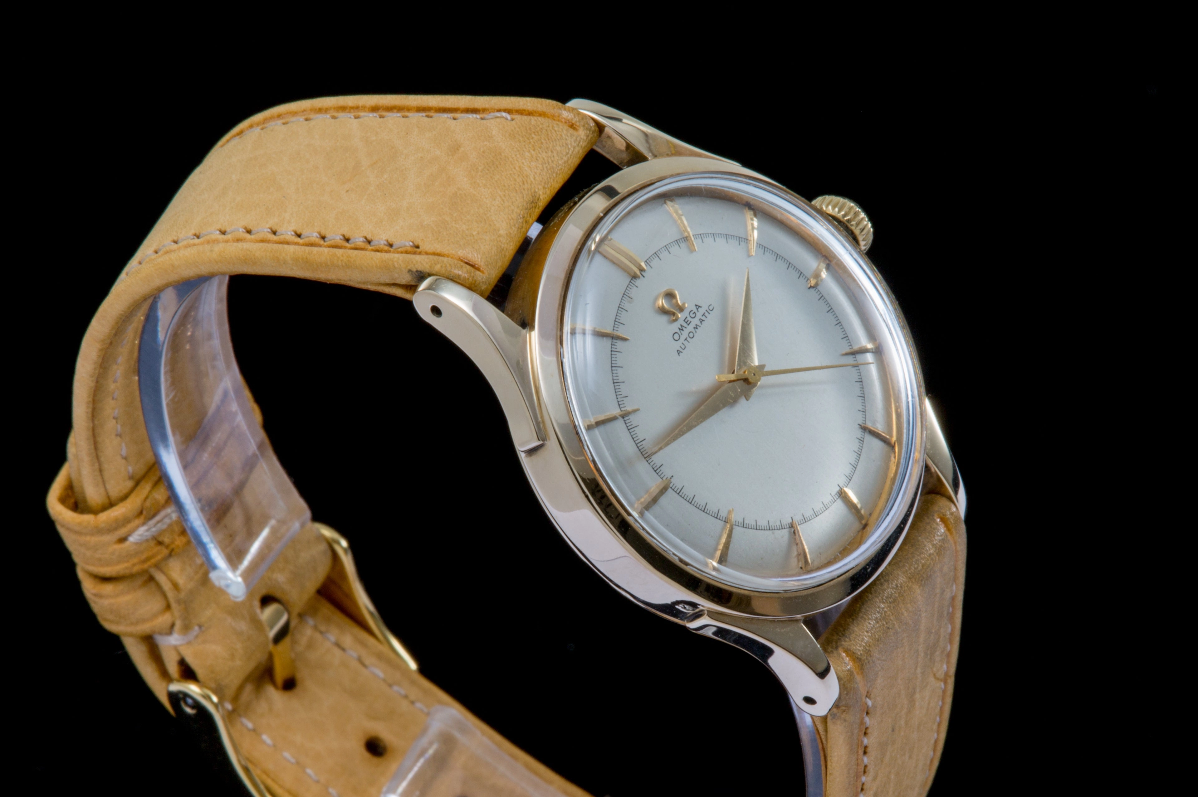 Omega  cal 351 bumper 14 ct solid gold