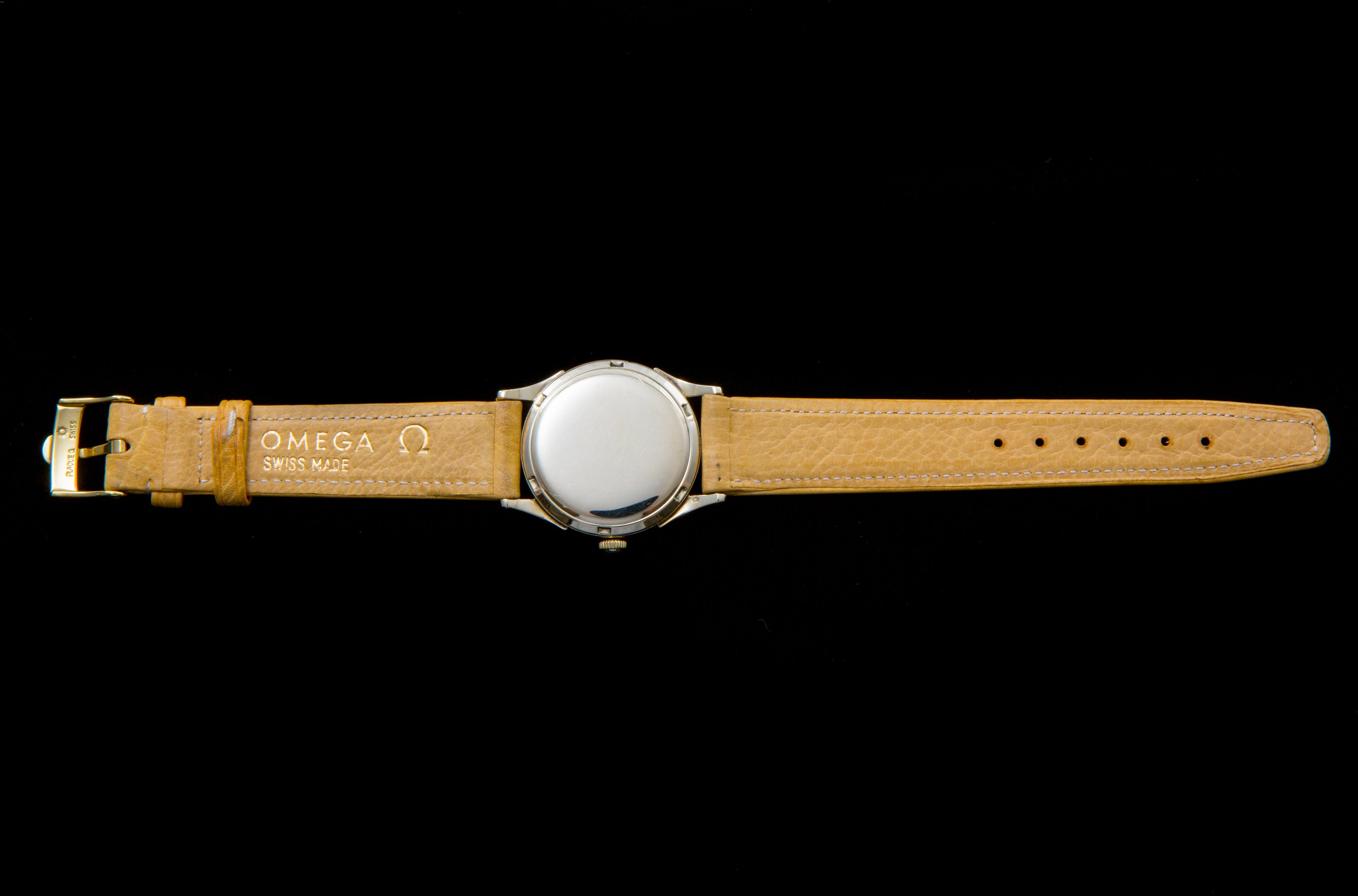 Omega  cal 351 bumper 14 ct solid gold