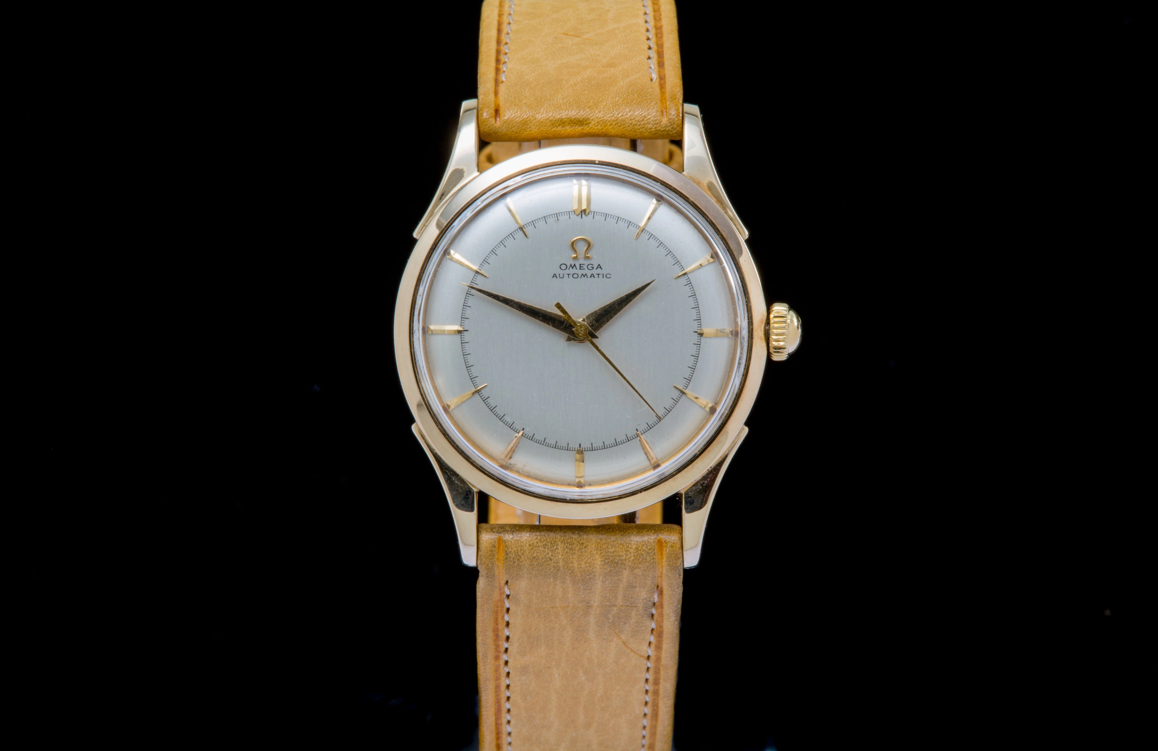 Omega  cal 351 bumper 14 ct solid gold