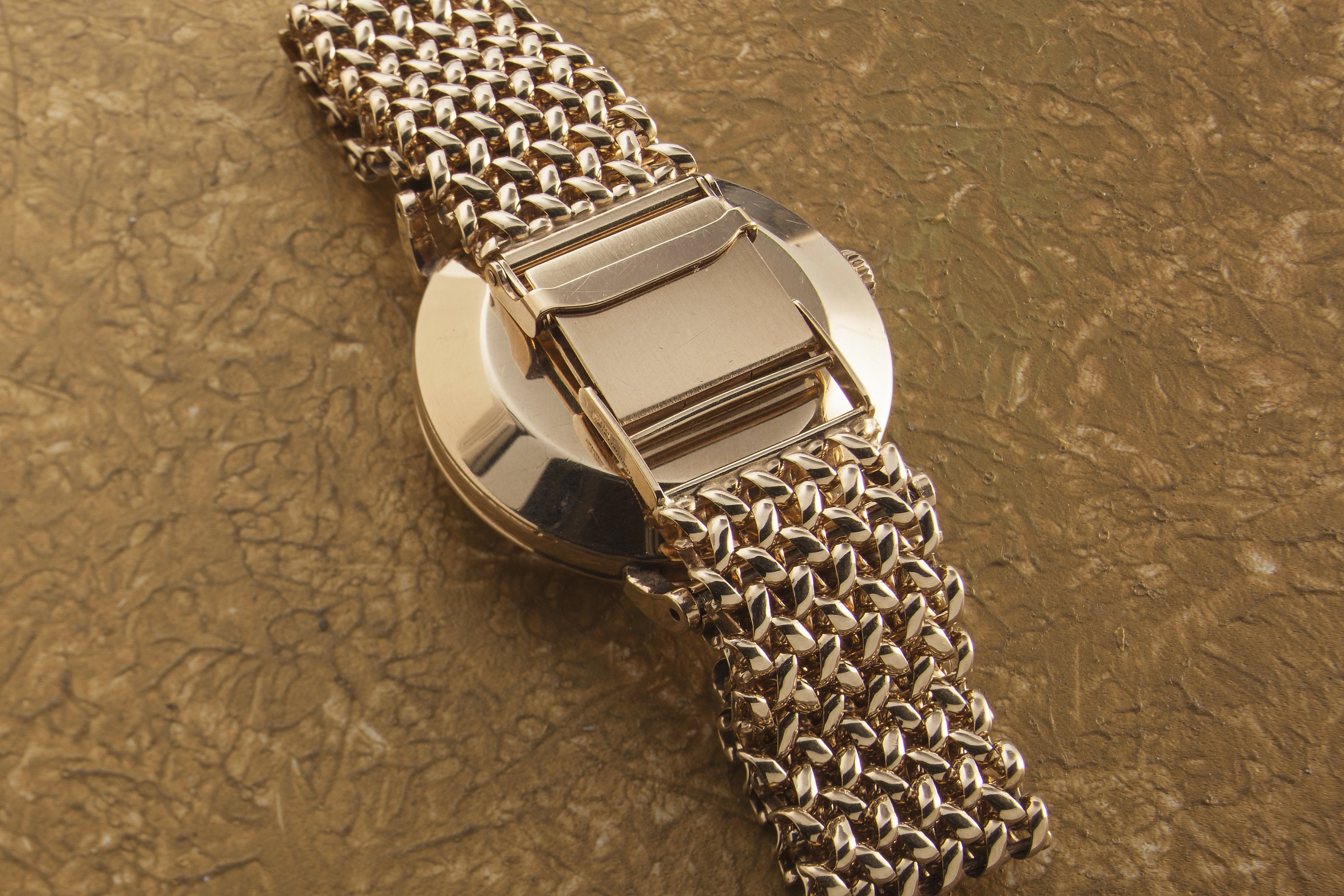Omega Cal 351 solid gold Denison sold