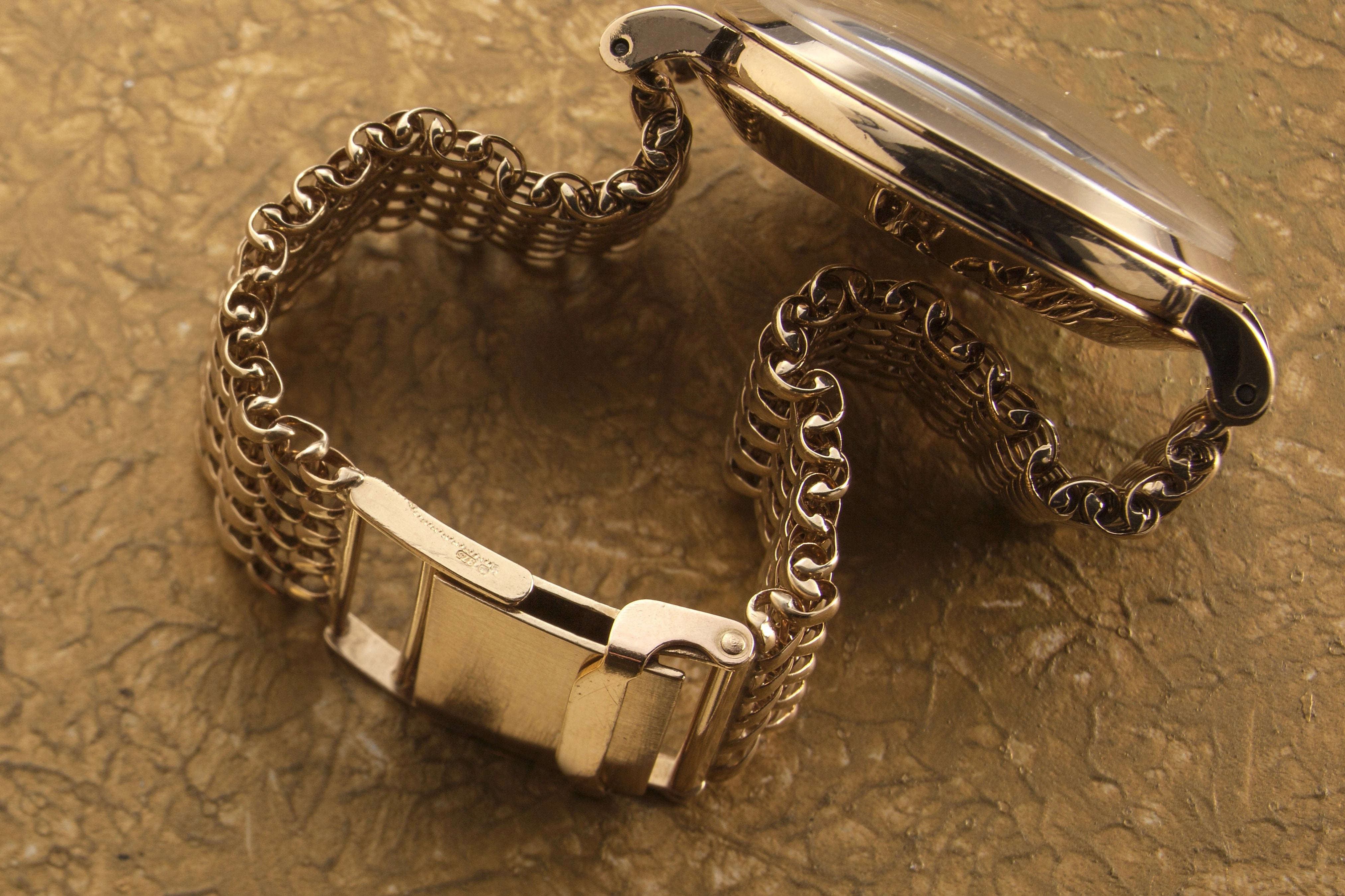 Omega Cal 351 solid gold Denison sold