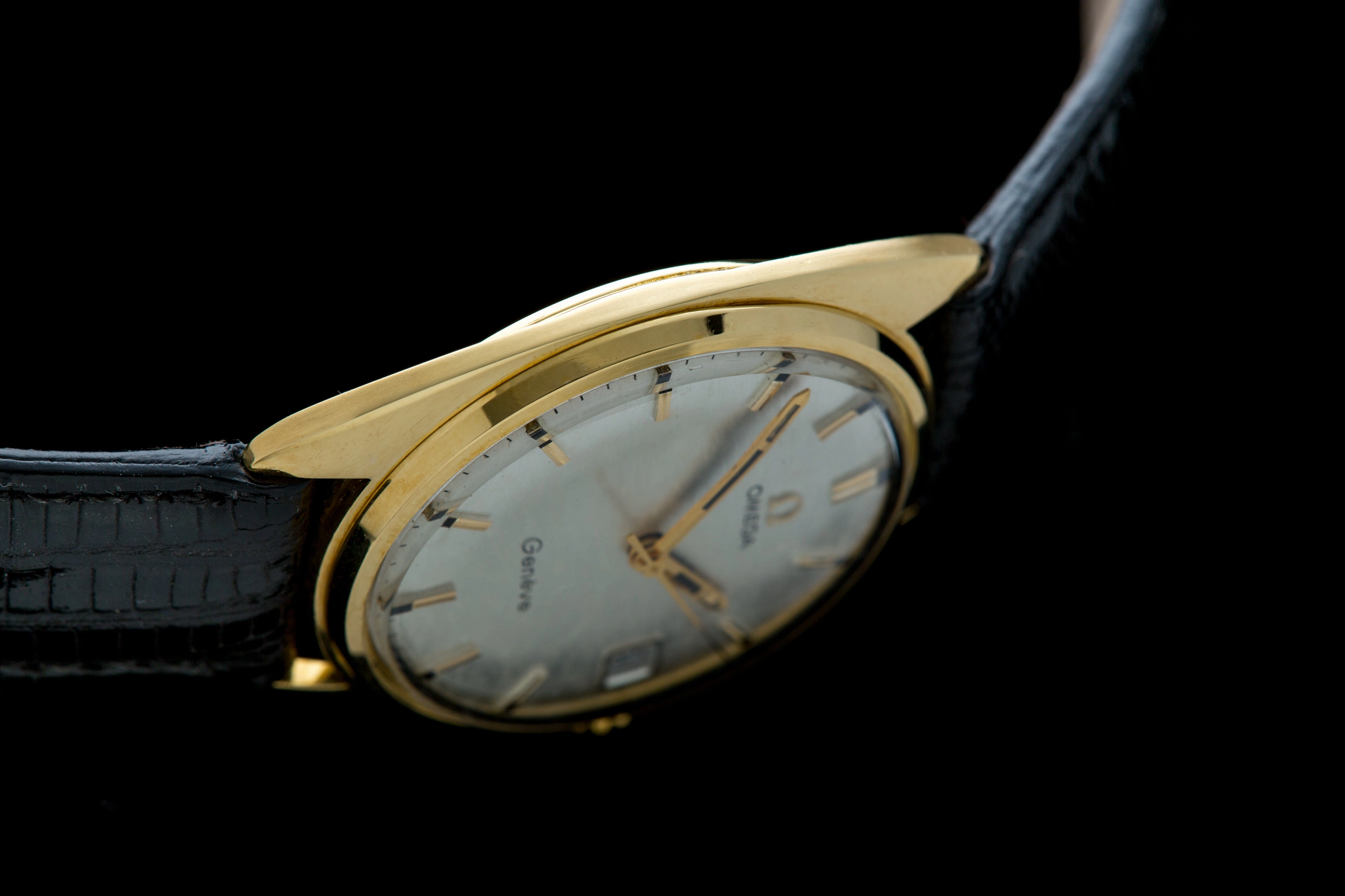 Omega Geneve 18ct gold