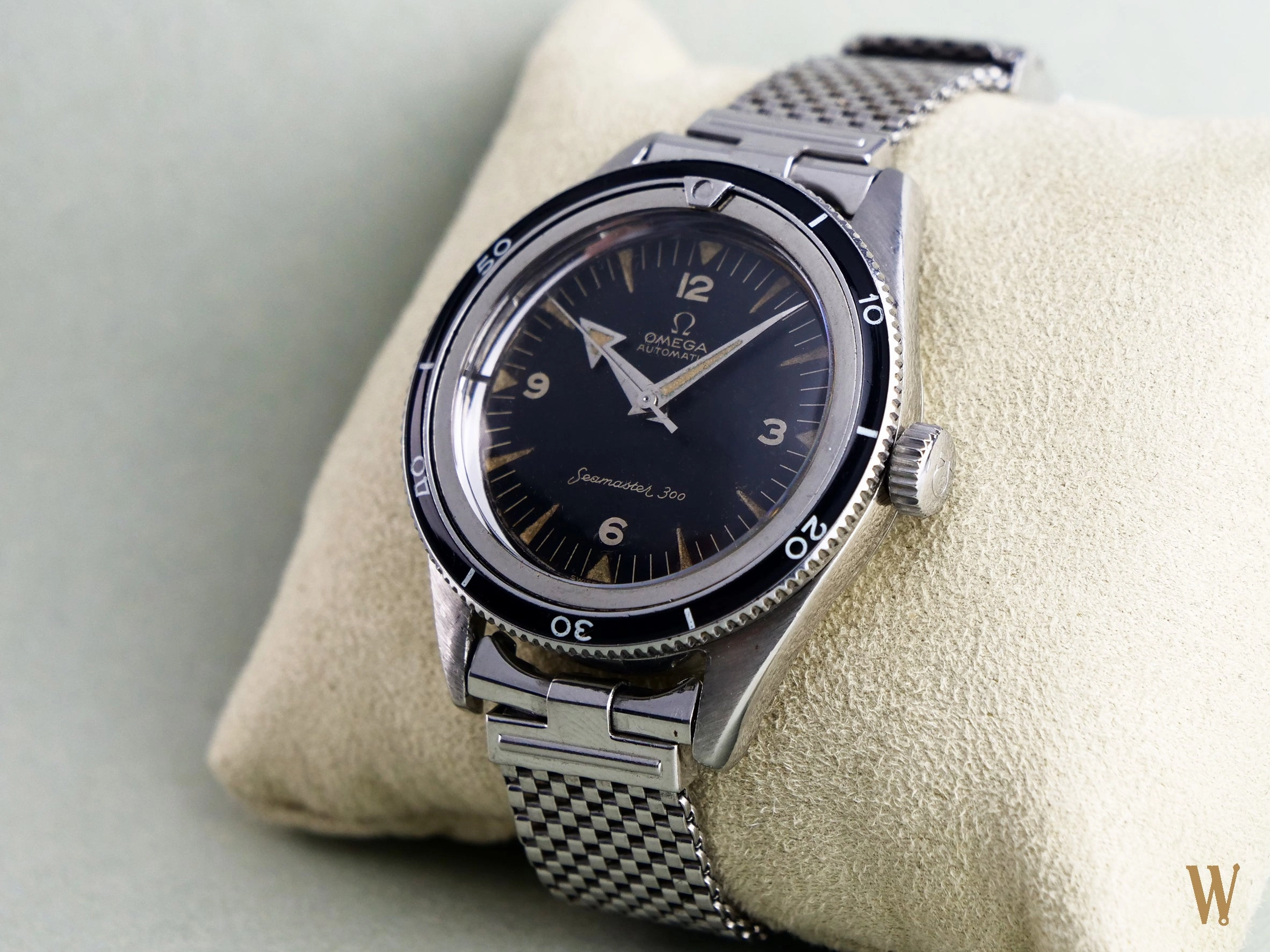Omega Seamaster 300 Ref 2913-3  Exceptional Vintage Diver's Watch