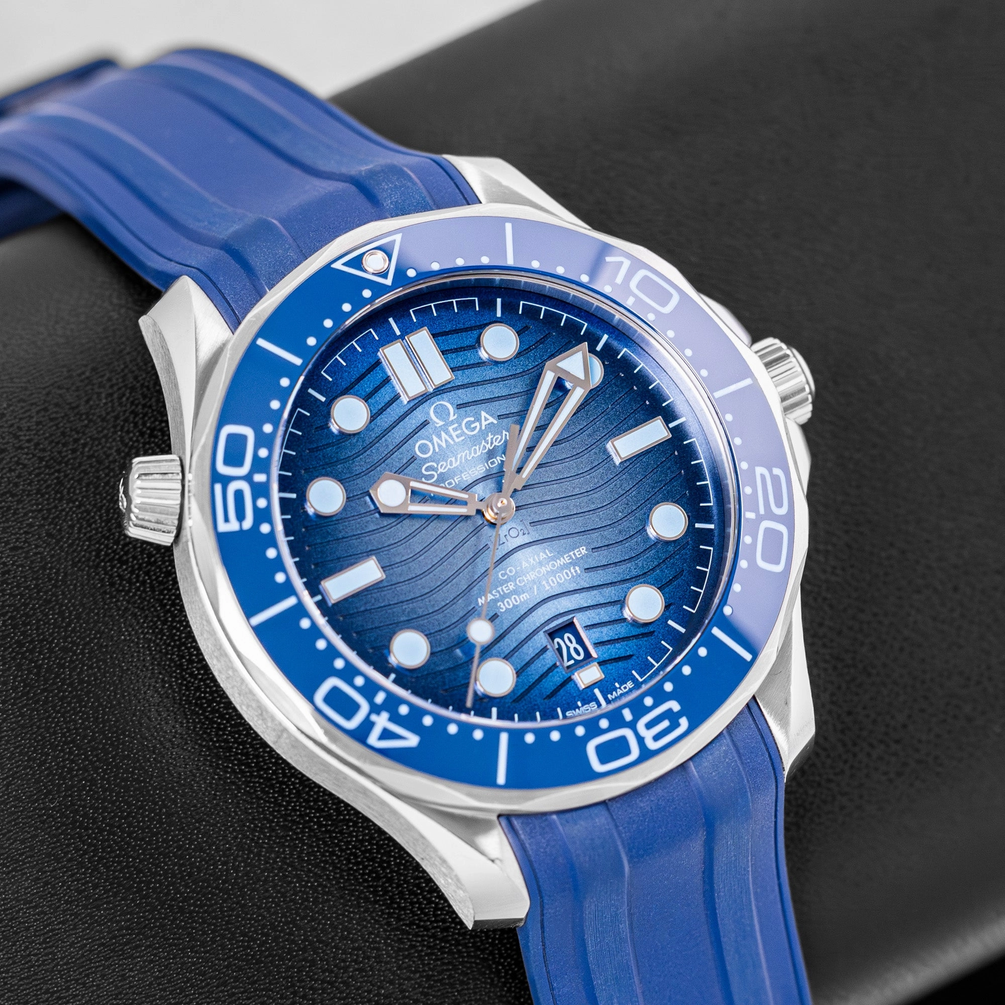 Omega Seamaster Diver 300M 210.32.42.20.03.002 "Summer Blue"