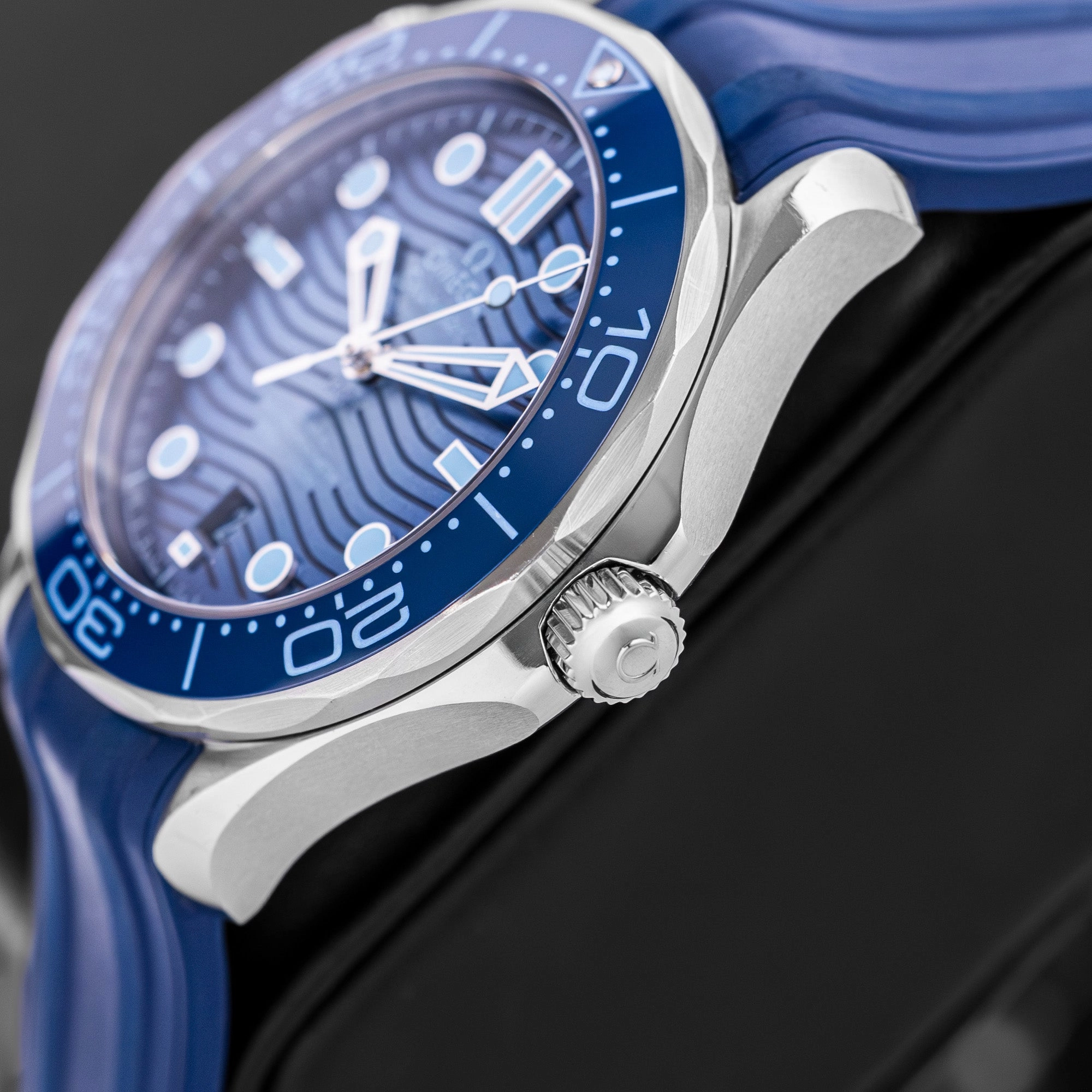 Omega Seamaster Diver 300M 210.32.42.20.03.002 "Summer Blue"