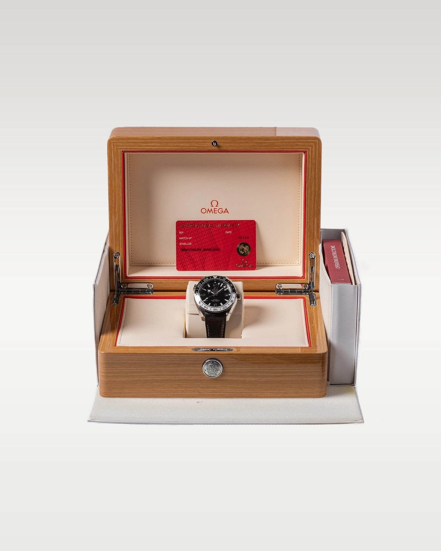 Omega Seamaster Planet Ocean GMT 215.33.44.22.01.001