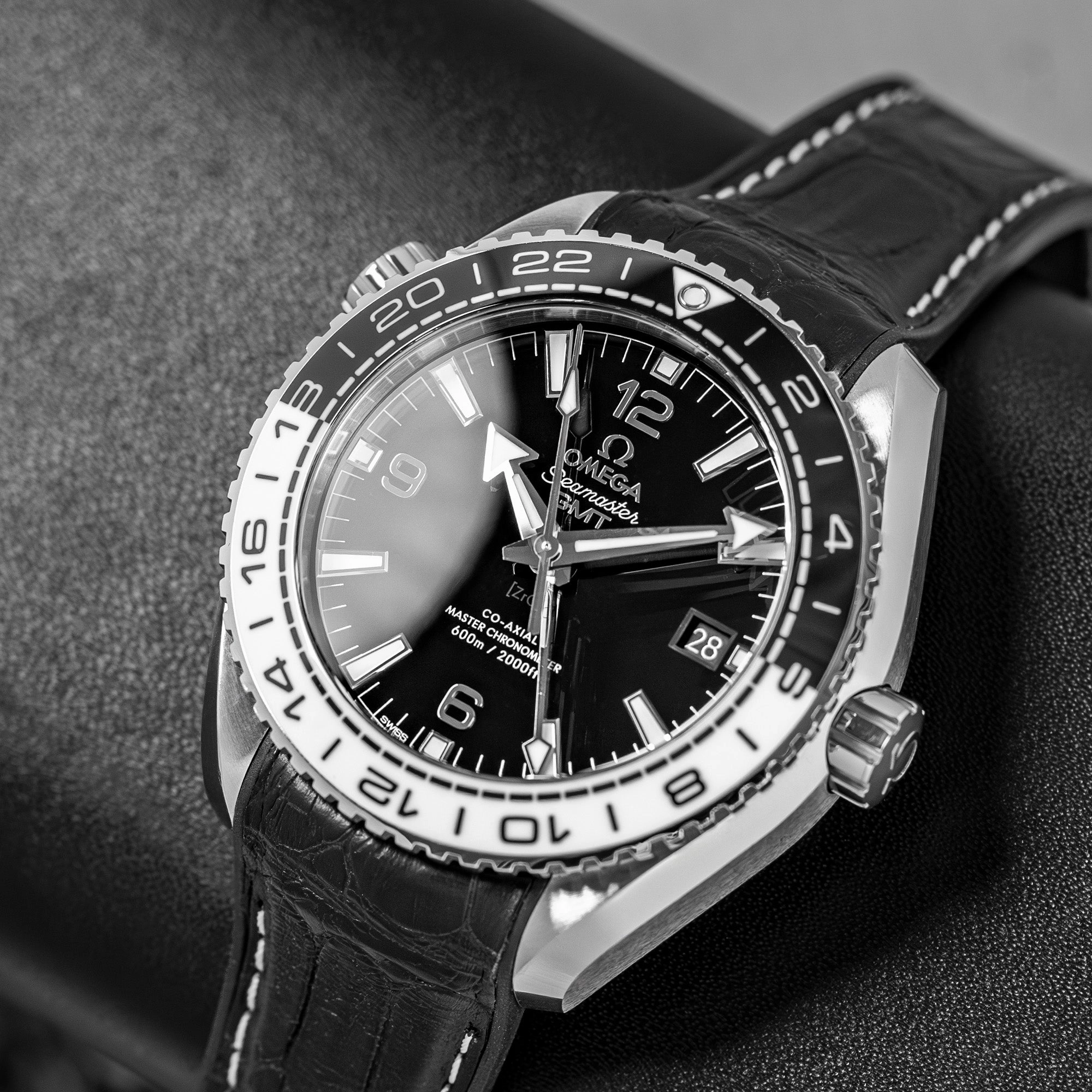Omega Seamaster Planet Ocean GMT 215.33.44.22.01.001