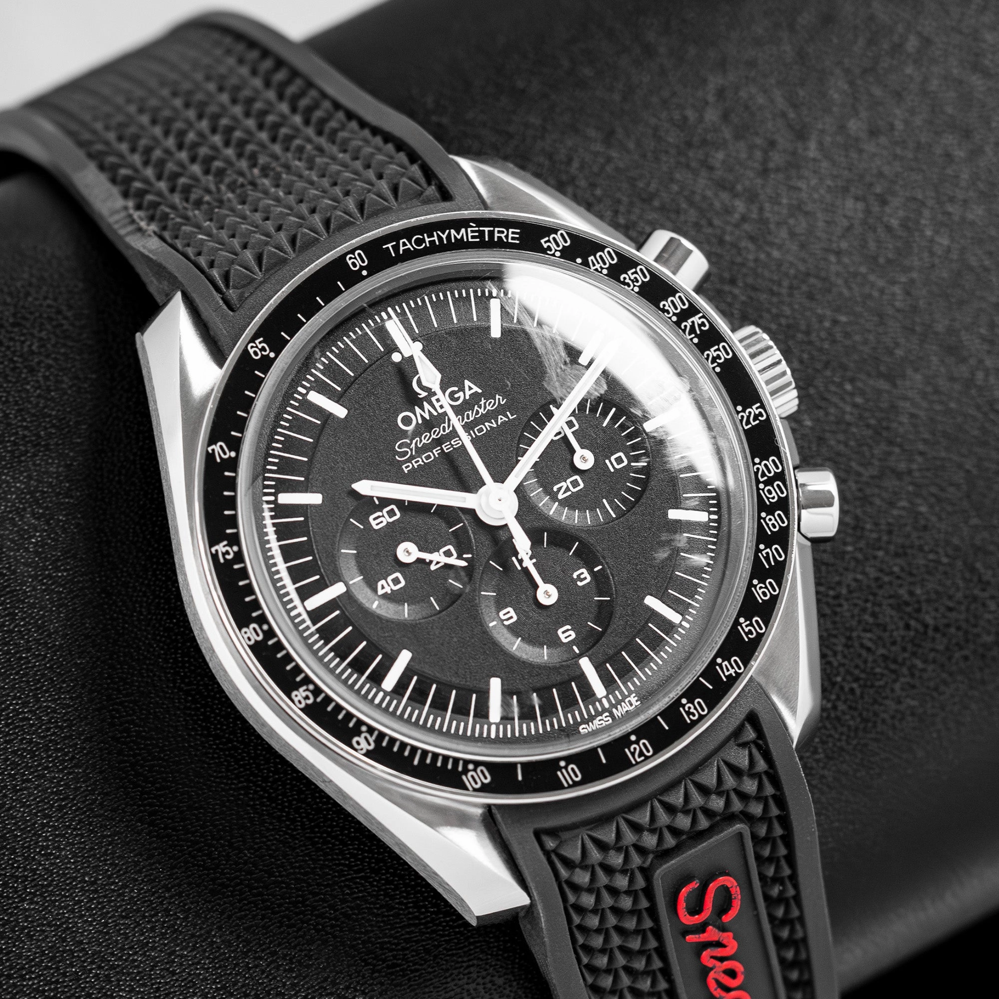 Omega Speedmaster Moonwatch 31030425001001
