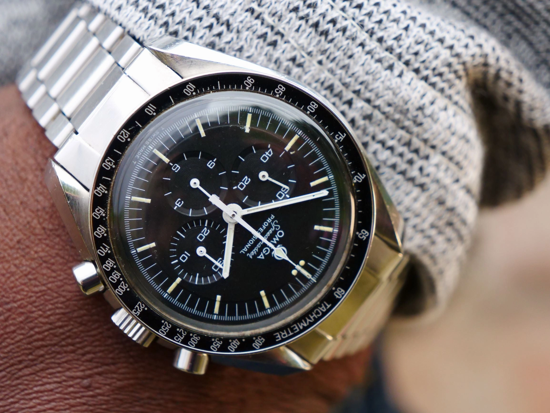 Omega Speedmaster straight writing ,box and papers