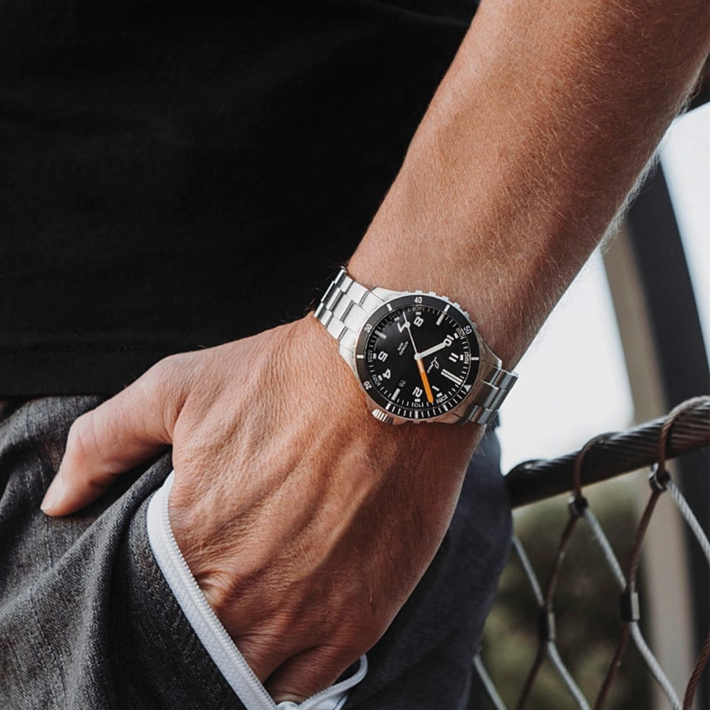 Sport Himalaya MB Automatic 39mm - Black on Bracelet